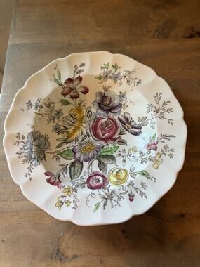 Vintage Johnson Brothers Sheraton Rim Soup Bowl 8”